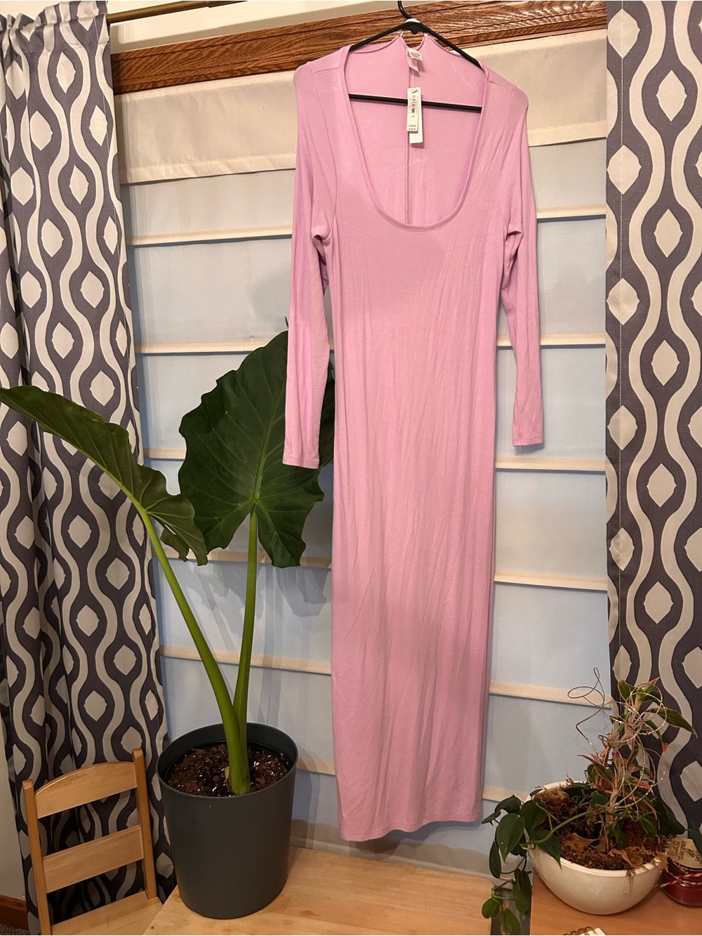 Long Sleeve Scoop Neck Maxi Dress in Lavender Purple